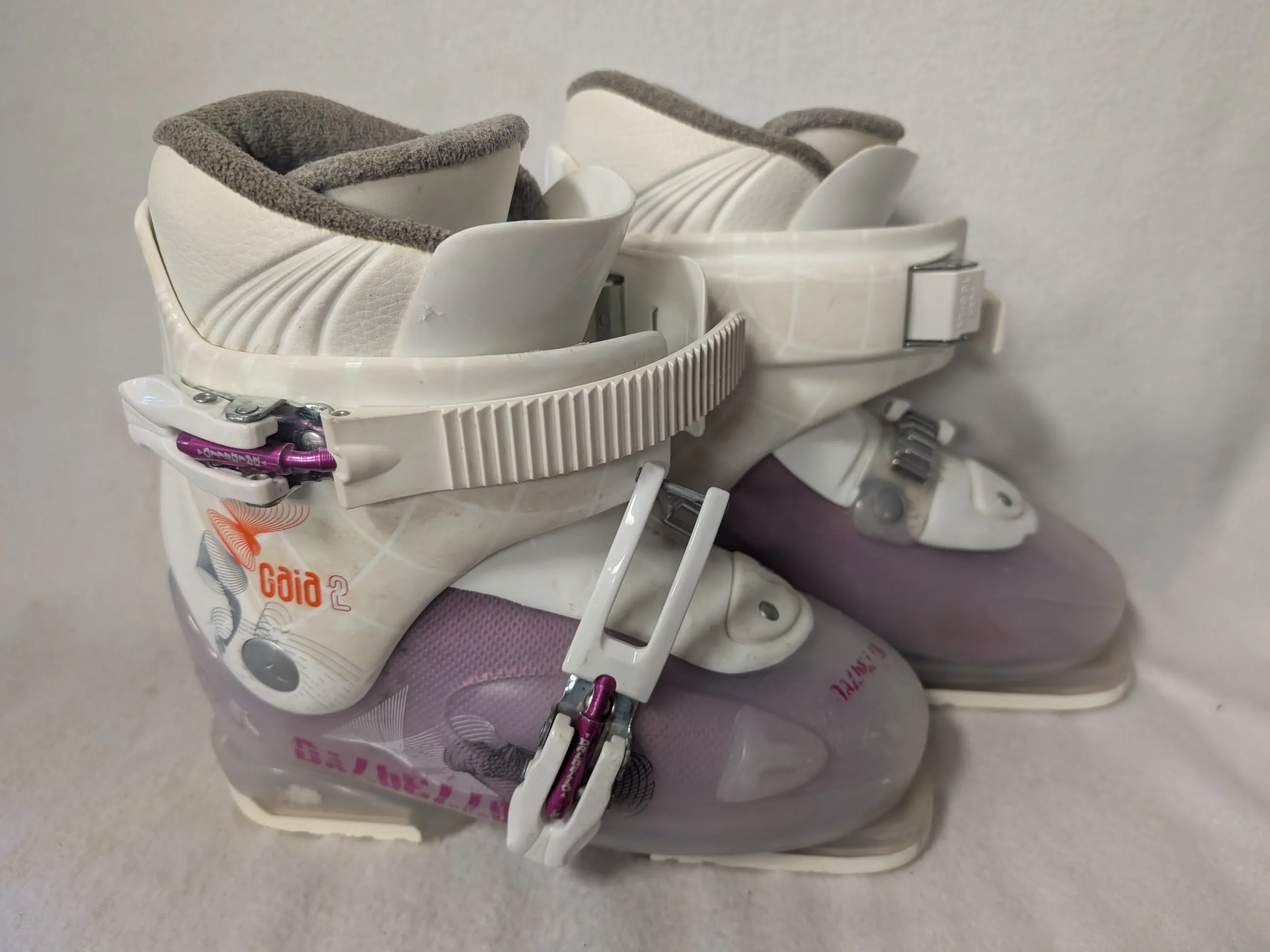 Dalbello GAIA2 youth Ski Boots Size 22.5 Color Pink Condition Used Girl