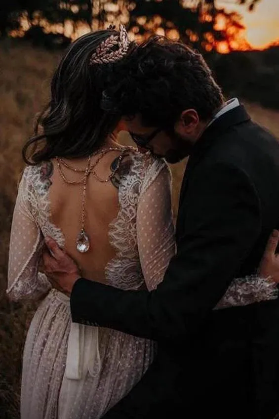 Unique Long Sleeve Boho Wedding Dresses Lace Bohemian Backless Wedding Gowns UQ2008